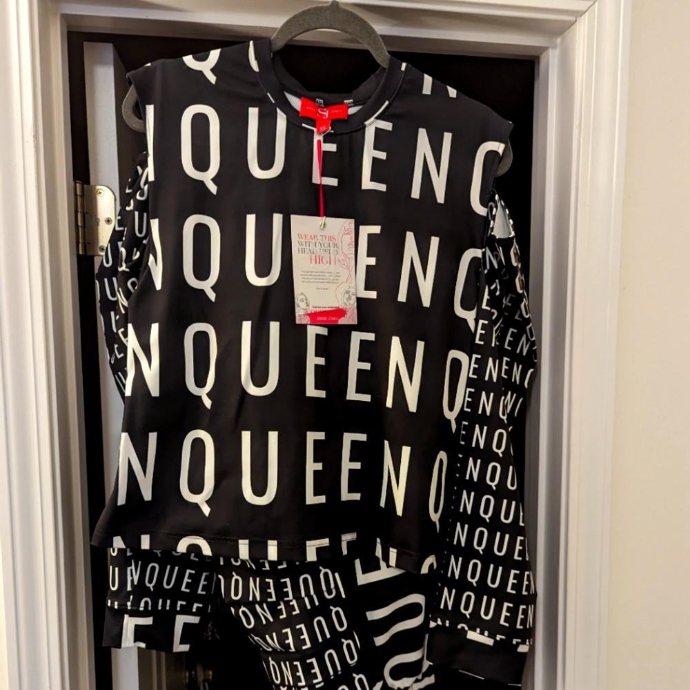 Sassy Jones Queen Jogger Set